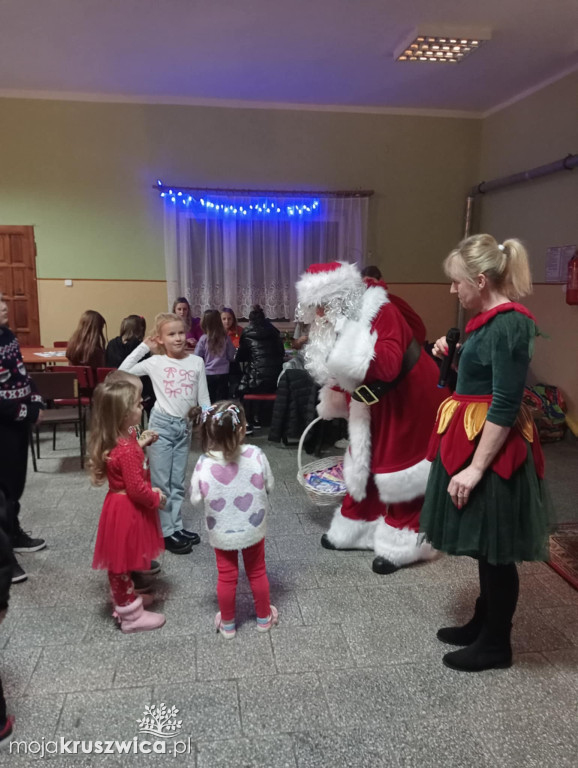 Mikołajkowo-świąteczne spotkanie dla dzieci z Racic i Lachmirowic
