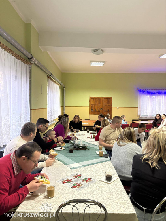 Mikołajkowo-świąteczne spotkanie dla dzieci z Racic i Lachmirowic