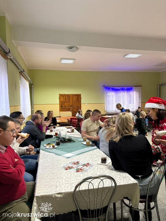 Mikołajkowo-świąteczne spotkanie dla dzieci z Racic i Lachmirowic