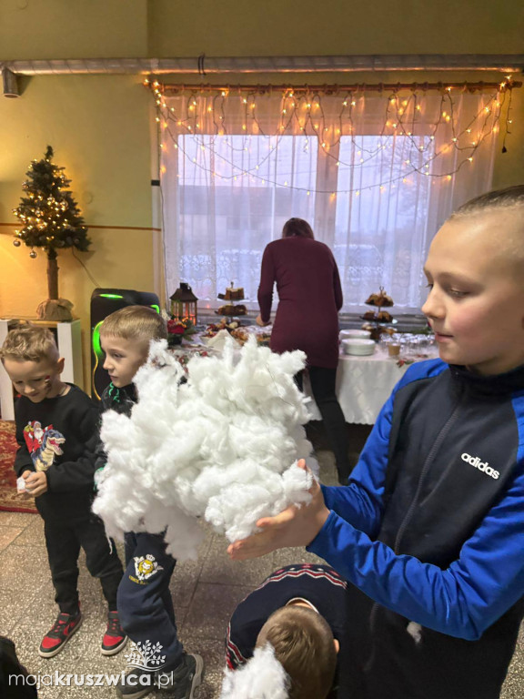 Mikołajkowo-świąteczne spotkanie dla dzieci z Racic i Lachmirowic