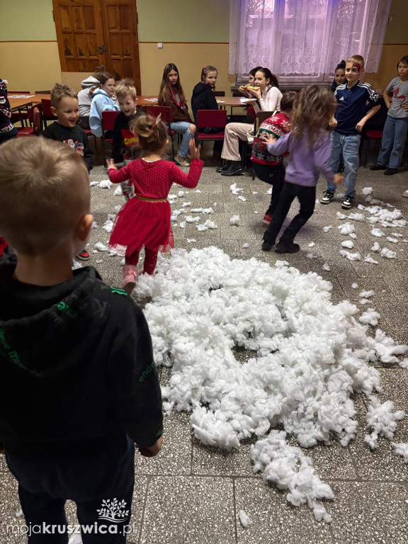Mikołajkowo-świąteczne spotkanie dla dzieci z Racic i Lachmirowic