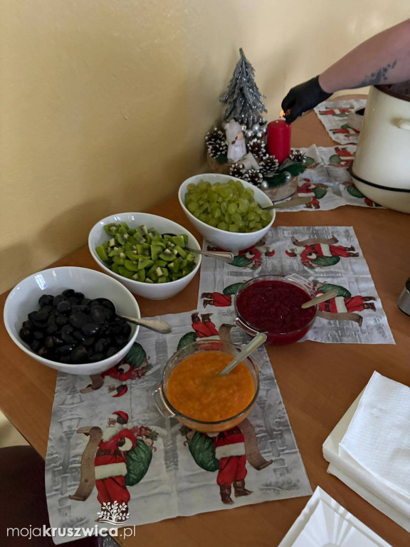 Mikołajkowo-świąteczne spotkanie dla dzieci z Racic i Lachmirowic