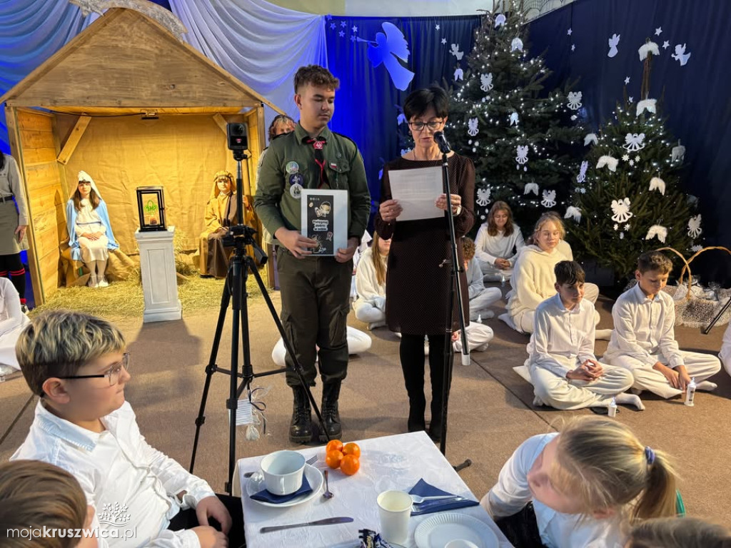 „W drodze do Betlejem” : Szkolne spotkanie wigilijne w Sławsku Wielkim