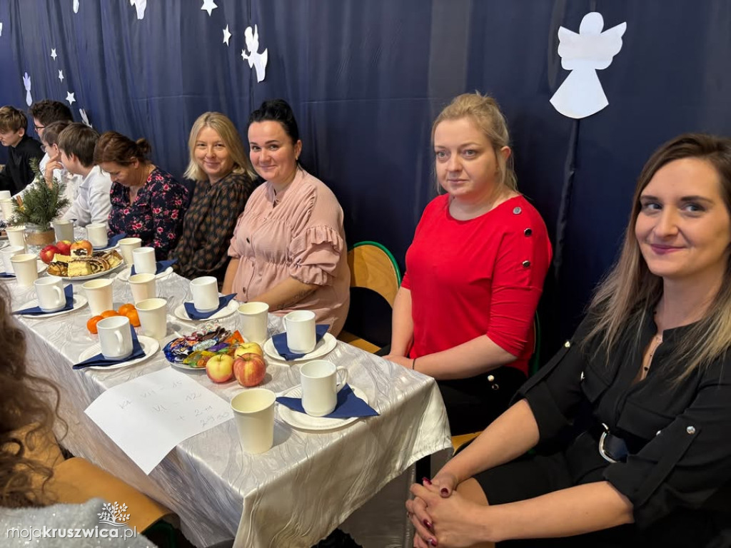 „W drodze do Betlejem” : Szkolne spotkanie wigilijne w Sławsku Wielkim