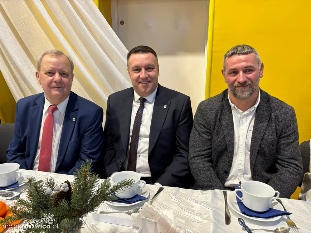 „W drodze do Betlejem” : Szkolne spotkanie wigilijne w Sławsku Wielkim