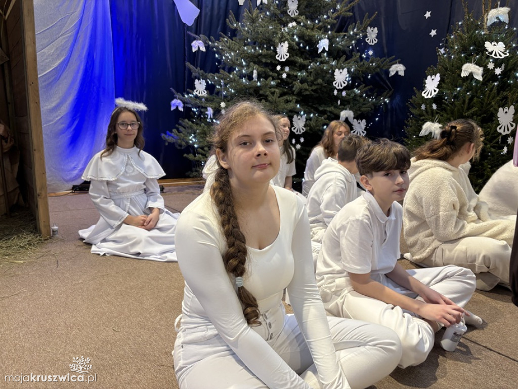 „W drodze do Betlejem” : Szkolne spotkanie wigilijne w Sławsku Wielkim