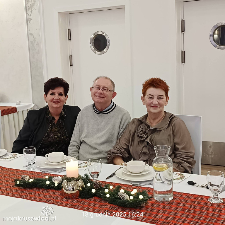 Mieszkańcy Osiedla nr 1 i 2 spotkali się przy świątecznym stole [ZDJĘCIA]