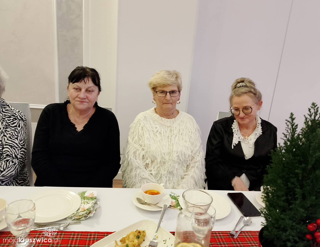 Mieszkańcy Osiedla nr 1 i 2 spotkali się przy świątecznym stole [ZDJĘCIA]