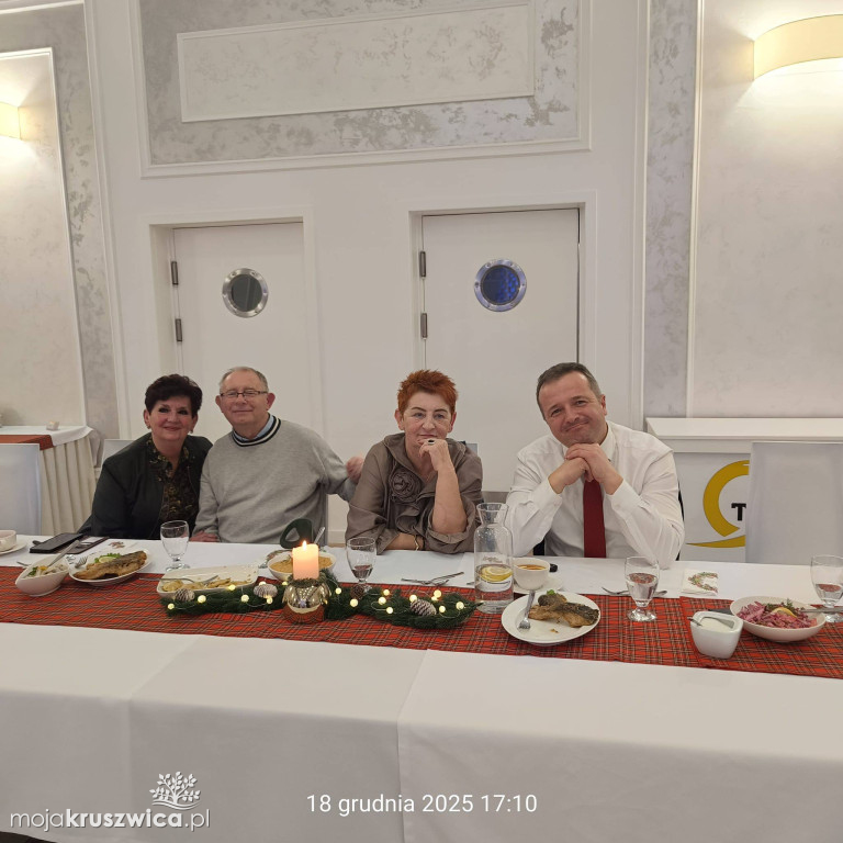 Mieszkańcy Osiedla nr 1 i 2 spotkali się przy świątecznym stole [ZDJĘCIA]