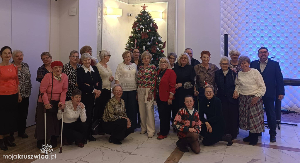 Mieszkańcy Osiedla nr 1 i 2 spotkali się przy świątecznym stole [ZDJĘCIA]