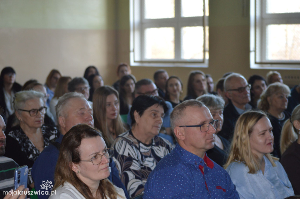 Jasełka w Szkole Podstawowej im. Armii Krajowej w Chełmcach [FOTO]