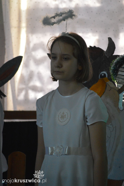 Jasełka w Szkole Podstawowej im. Armii Krajowej w Chełmcach [FOTO]