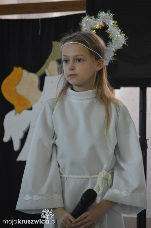 Jasełka w Szkole Podstawowej im. Armii Krajowej w Chełmcach [FOTO]