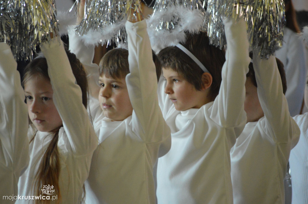 Jasełka w Szkole Podstawowej im. Armii Krajowej w Chełmcach [FOTO]