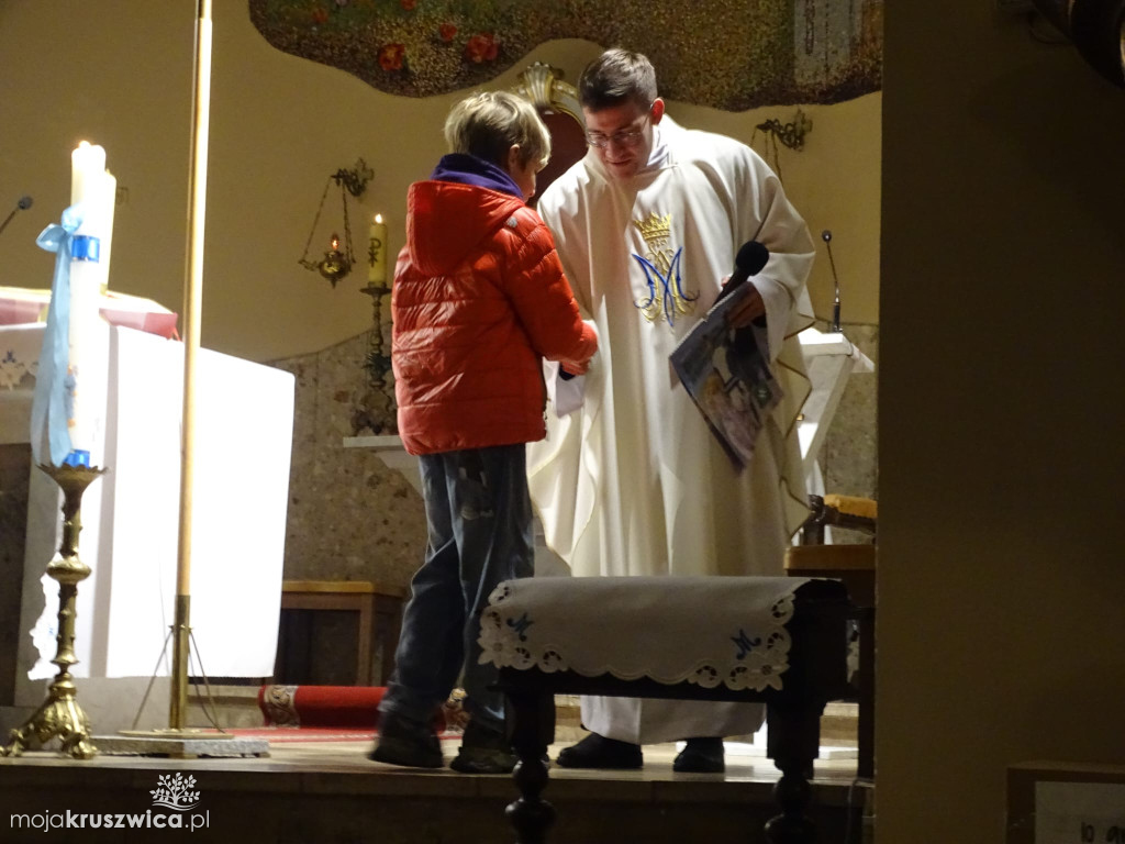  Roraty w parafii św. Teresy od Dzieciątka Jezus w Kruszwicy dobiegają końca [FOTO]