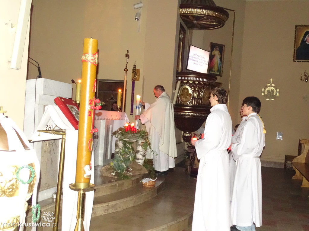  Roraty w parafii św. Teresy od Dzieciątka Jezus w Kruszwicy dobiegają końca [FOTO]