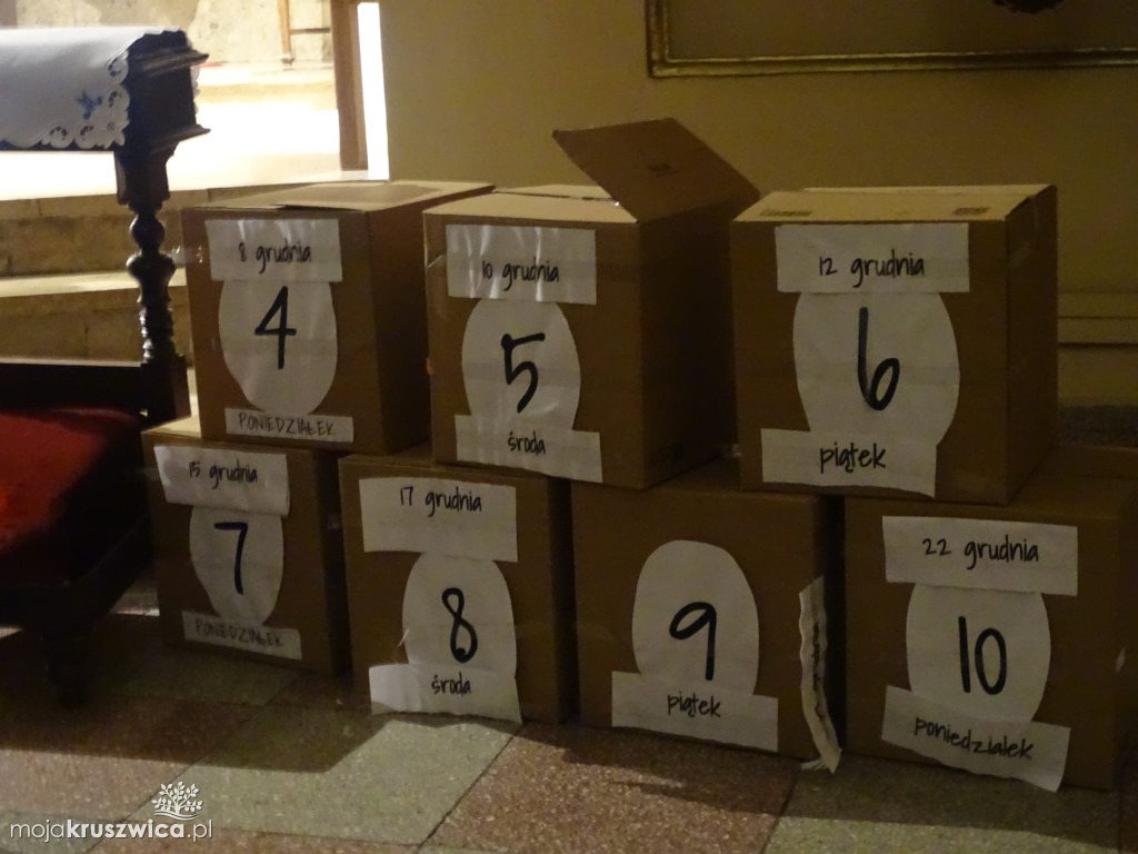  Roraty w parafii św. Teresy od Dzieciątka Jezus w Kruszwicy dobiegają końca [FOTO]