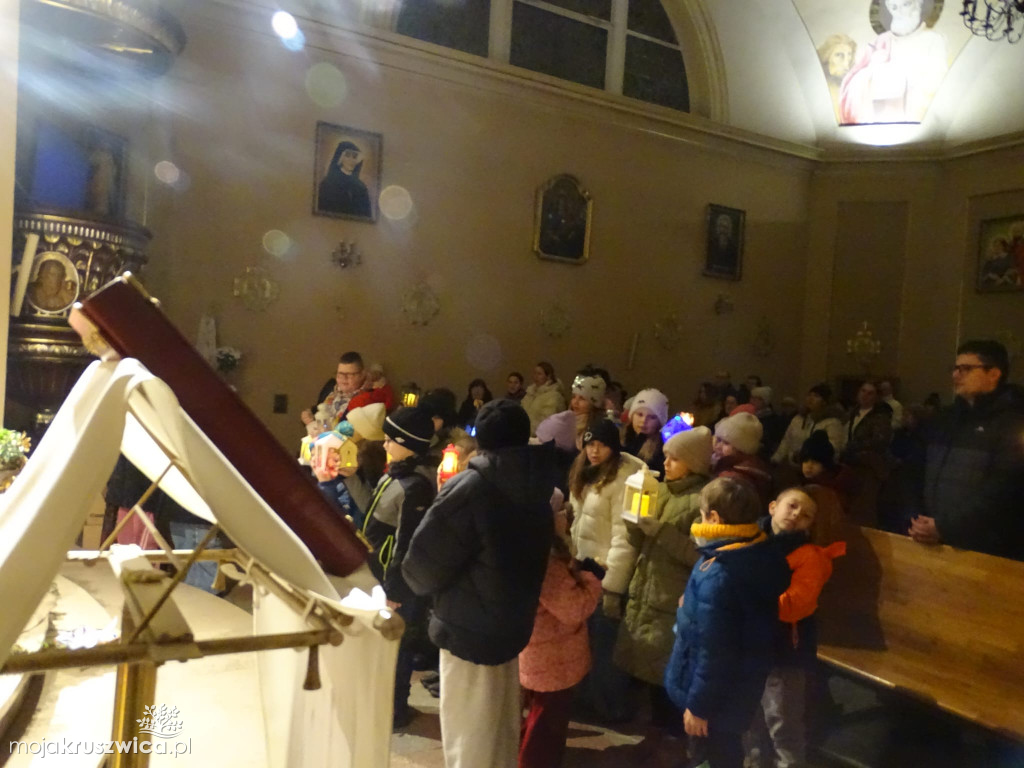 Roraty w parafii św. Teresy od Dzieciątka Jezus w Kruszwicy dobiegają końca [FOTO]