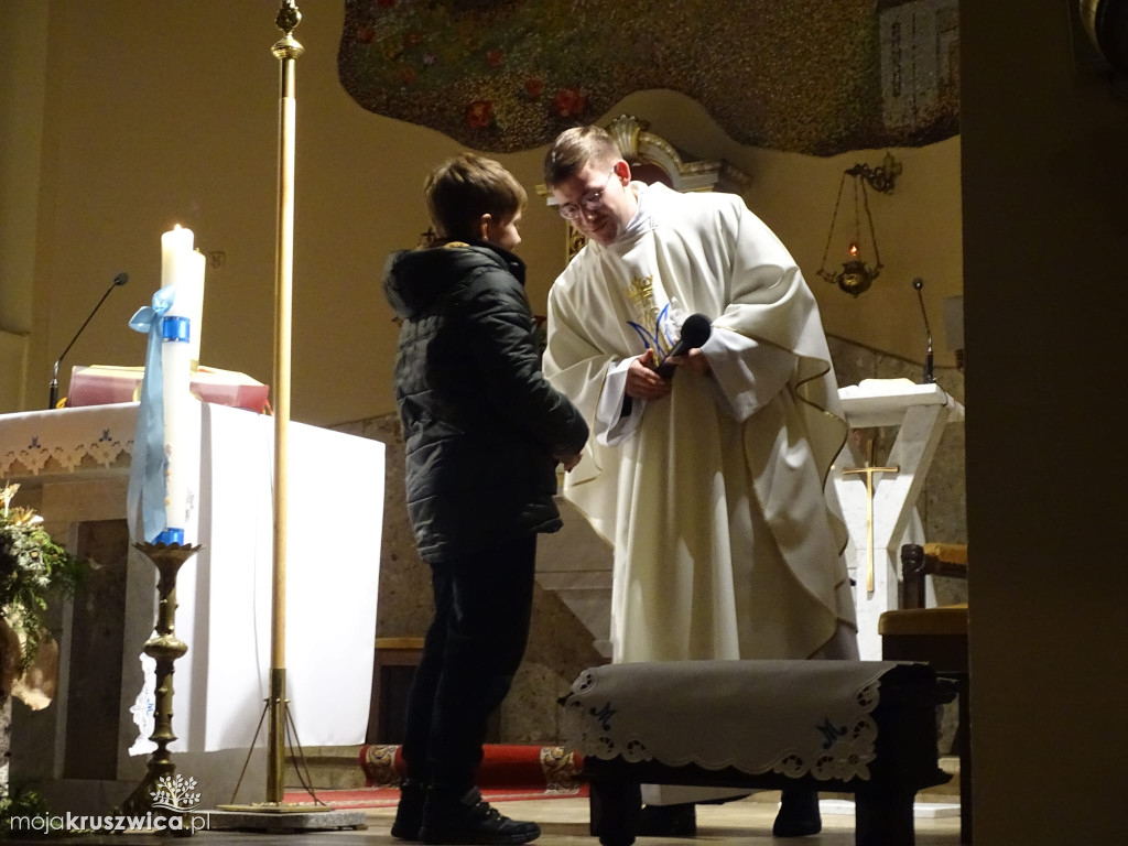  Roraty w parafii św. Teresy od Dzieciątka Jezus w Kruszwicy dobiegają końca [FOTO]