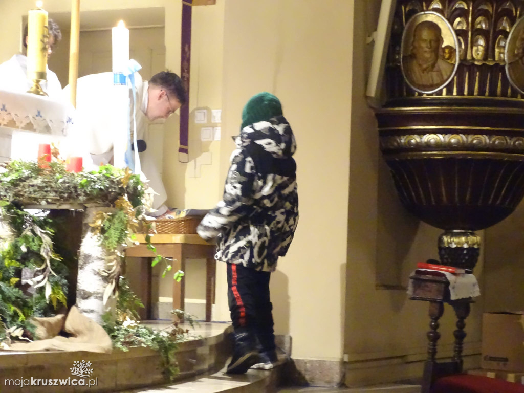  Roraty w parafii św. Teresy od Dzieciątka Jezus w Kruszwicy dobiegają końca [FOTO]