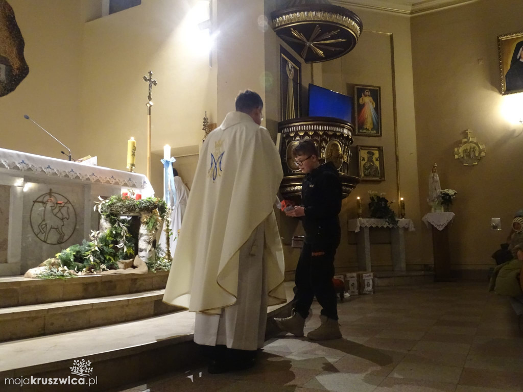  Roraty w parafii św. Teresy od Dzieciątka Jezus w Kruszwicy dobiegają końca [FOTO]