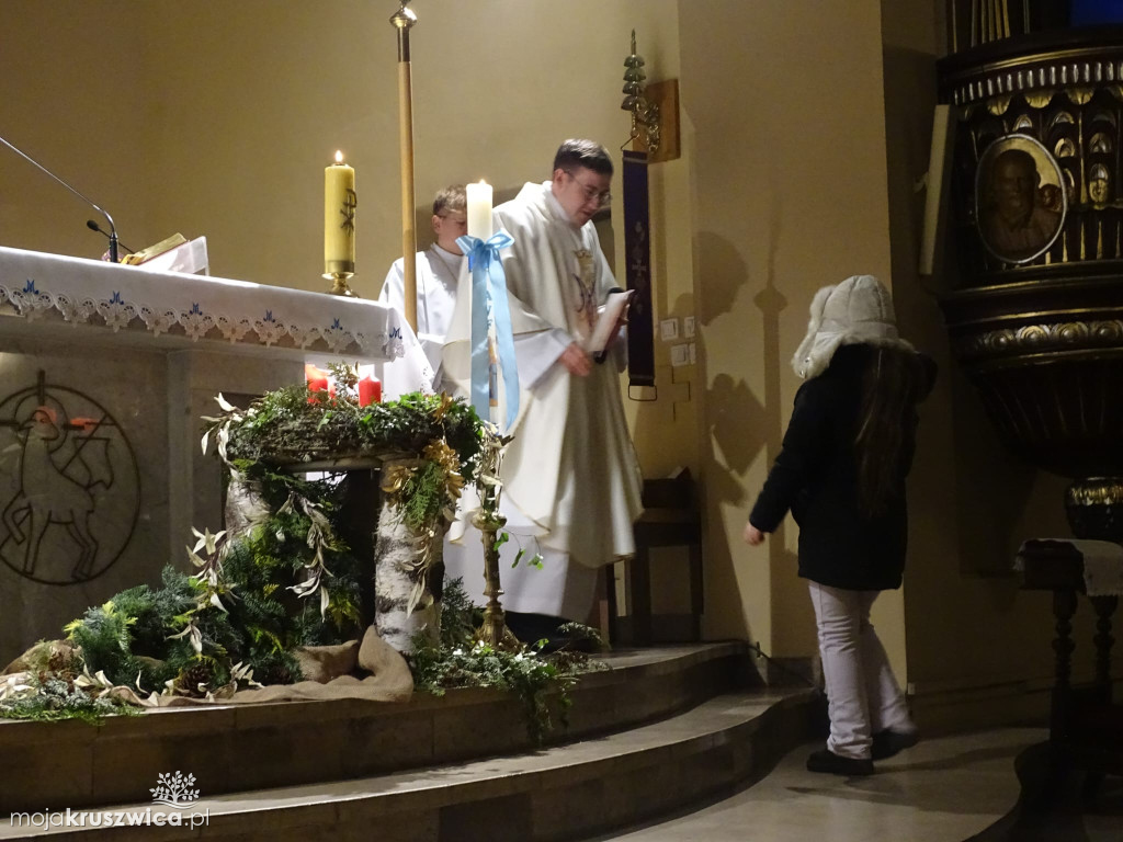  Roraty w parafii św. Teresy od Dzieciątka Jezus w Kruszwicy dobiegają końca [FOTO]