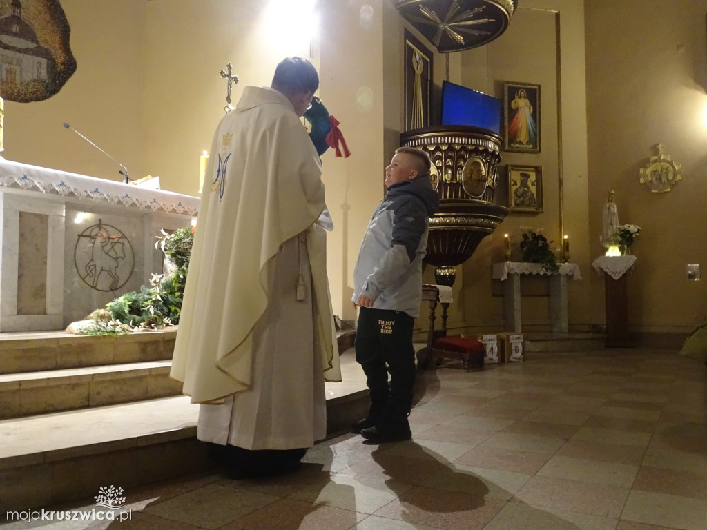  Roraty w parafii św. Teresy od Dzieciątka Jezus w Kruszwicy dobiegają końca [FOTO]