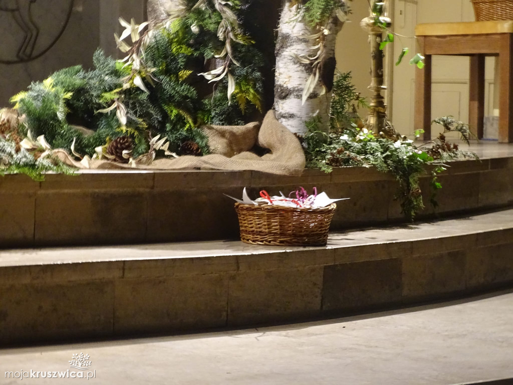  Roraty w parafii św. Teresy od Dzieciątka Jezus w Kruszwicy dobiegają końca [FOTO]