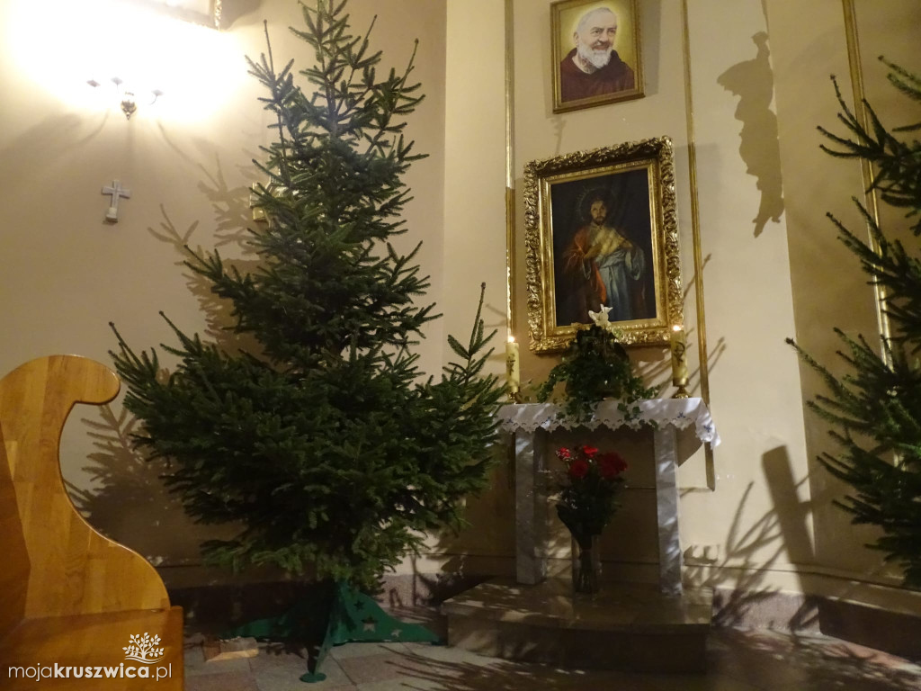  Roraty w parafii św. Teresy od Dzieciątka Jezus w Kruszwicy dobiegają końca [FOTO]