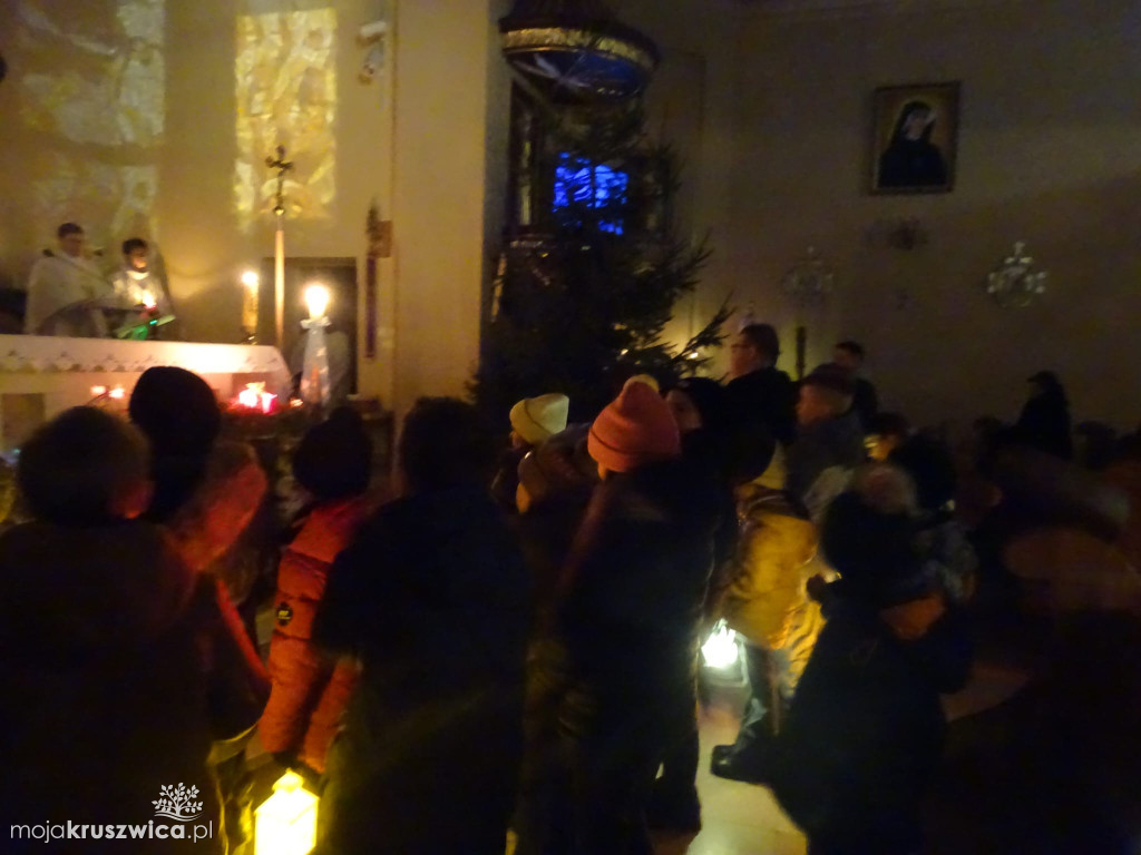  Roraty w parafii św. Teresy od Dzieciątka Jezus w Kruszwicy dobiegają końca [FOTO]