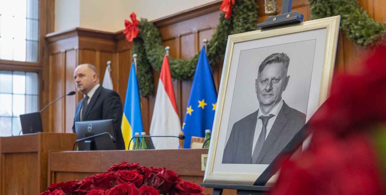 Sejmik i zarząd województwa pożegnali prof. Jacka Woźnego