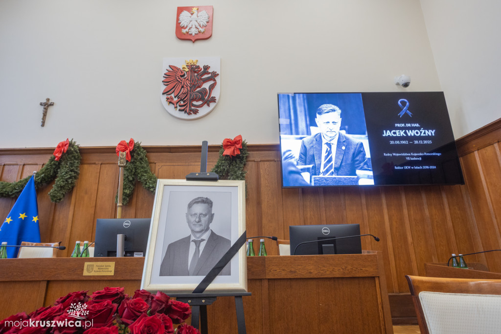 Sejmik i zarząd województwa pożegnali prof. Jacka Woźnego