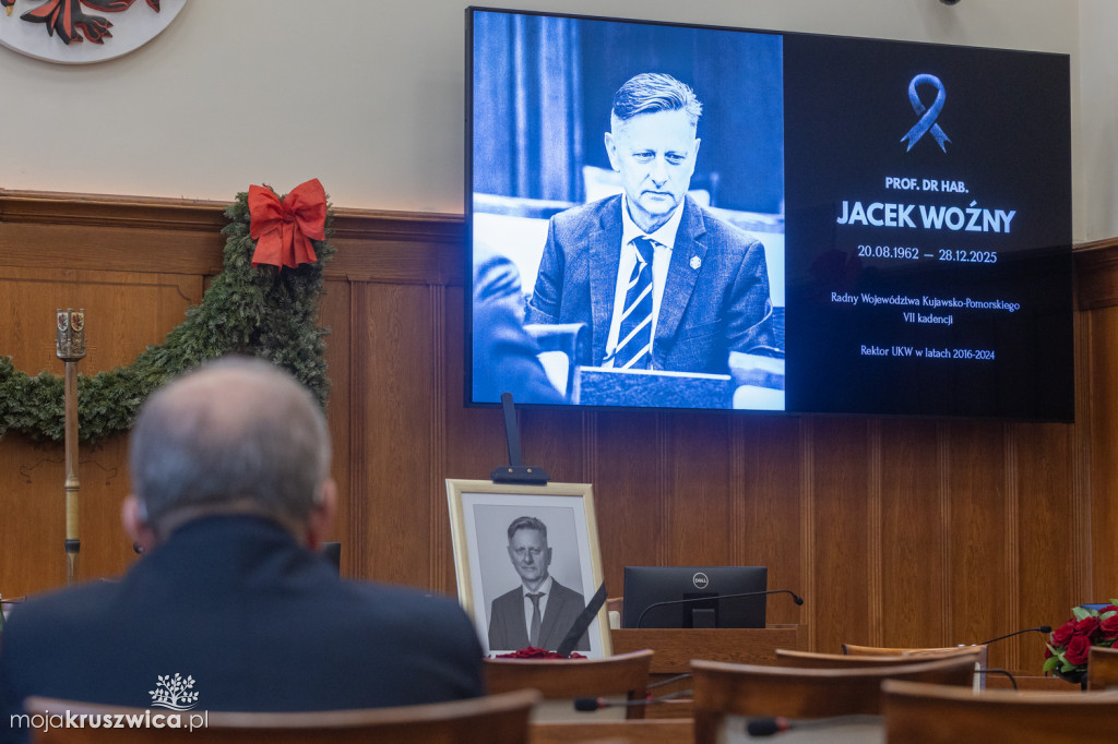 Sejmik i zarząd województwa pożegnali prof. Jacka Woźnego