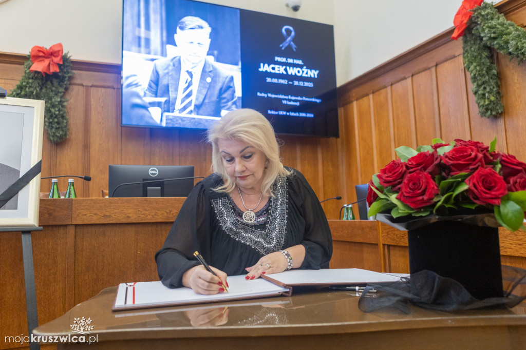 Sejmik i zarząd województwa pożegnali prof. Jacka Woźnego