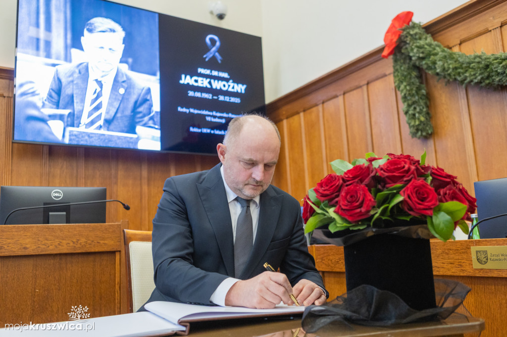 Sejmik i zarząd województwa pożegnali prof. Jacka Woźnego