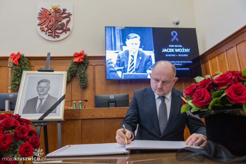 Sejmik i zarząd województwa pożegnali prof. Jacka Woźnego