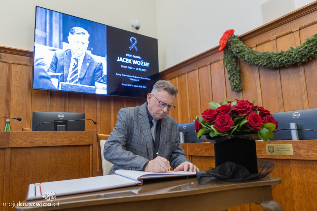 Sejmik i zarząd województwa pożegnali prof. Jacka Woźnego