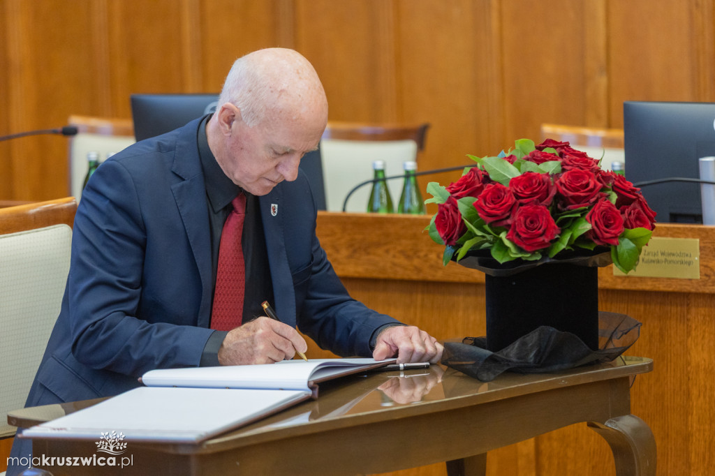 Sejmik i zarząd województwa pożegnali prof. Jacka Woźnego