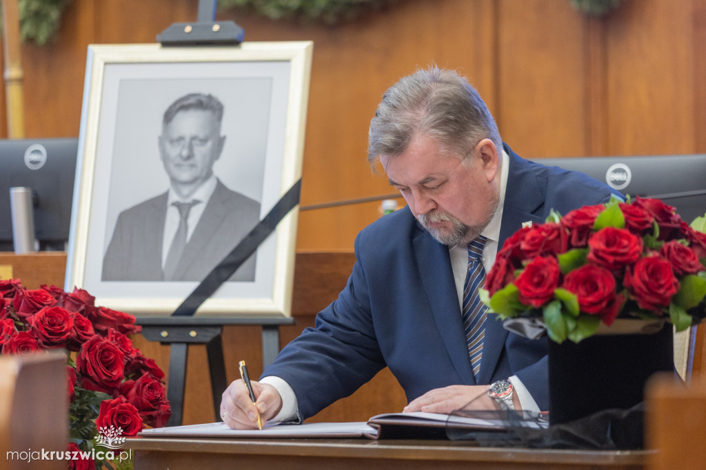 Sejmik i zarząd województwa pożegnali prof. Jacka Woźnego