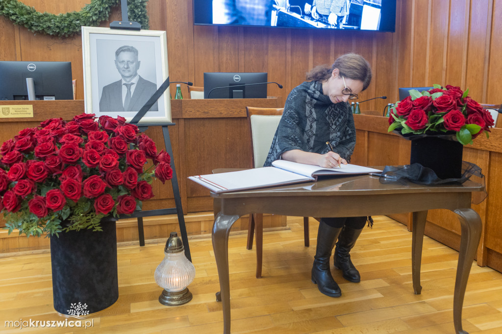 Sejmik i zarząd województwa pożegnali prof. Jacka Woźnego