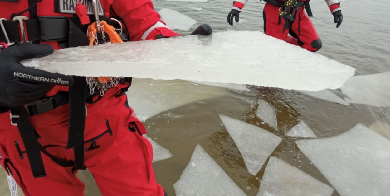 Szok termiczny, panika, brak ratunku. Służby monitorują wodne akweny