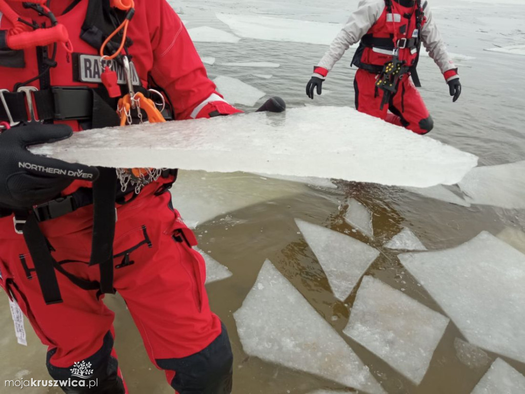 Szok termiczny, panika, brak ratunku. Służby monitorują wodne akweny