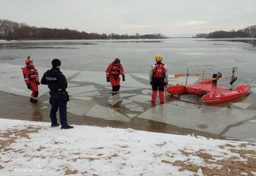 Szok termiczny, panika, brak ratunku. Służby monitorują wodne akweny