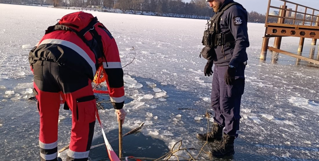Służby zabezpieczyły dwa przeręble na Gople zostawione po morsowaniu