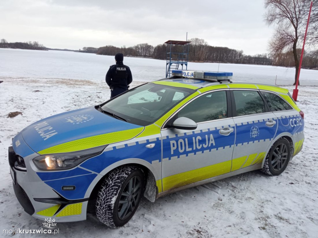 Służby zabezpieczyły dwa przeręble na Gople zostawione po morsowaniu
