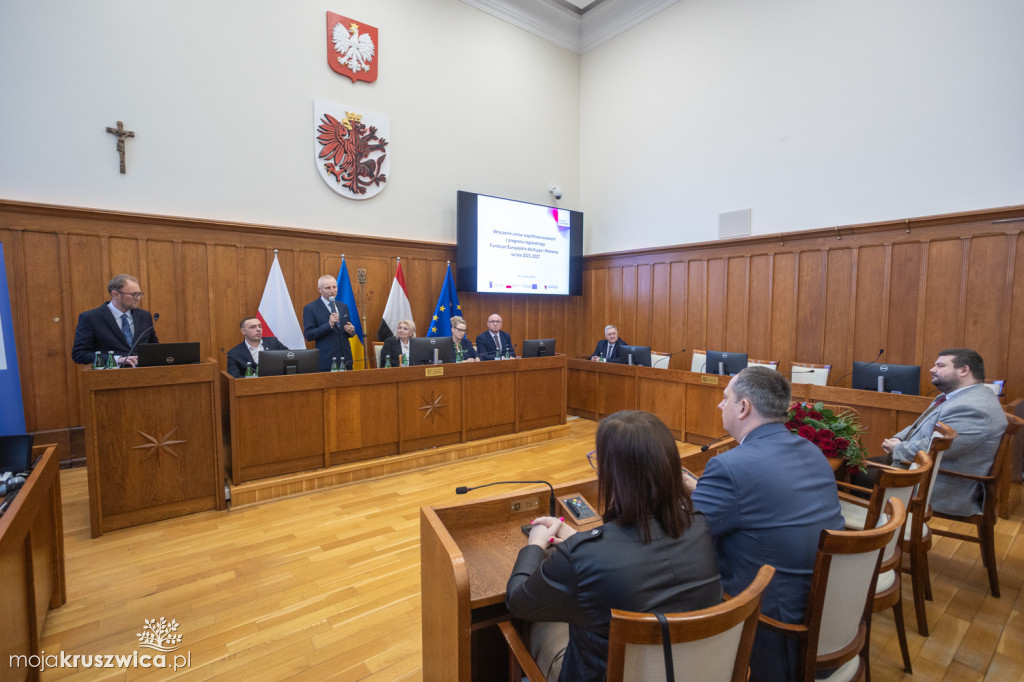 Cztery umowy o dofinansowanie projektów dla Gminy Kruszwica podpisane