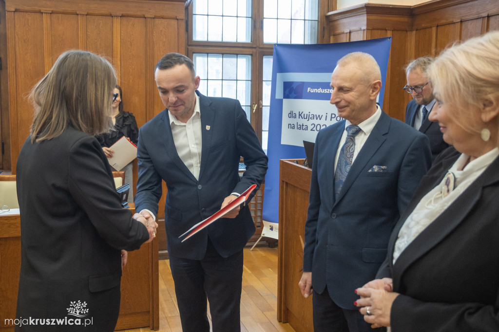 Cztery umowy o dofinansowanie projektów dla Gminy Kruszwica podpisane