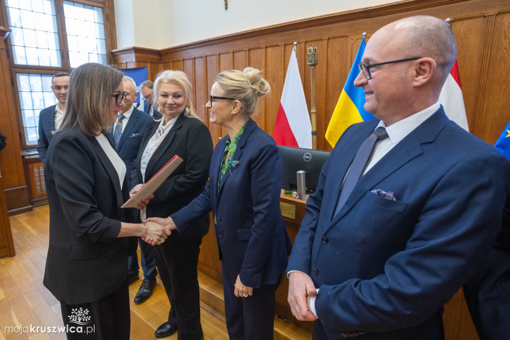 Cztery umowy o dofinansowanie projektów dla Gminy Kruszwica podpisane