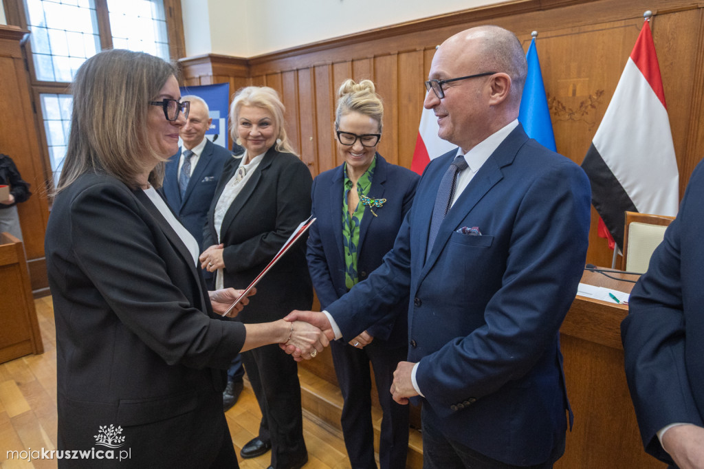 Cztery umowy o dofinansowanie projektów dla Gminy Kruszwica podpisane