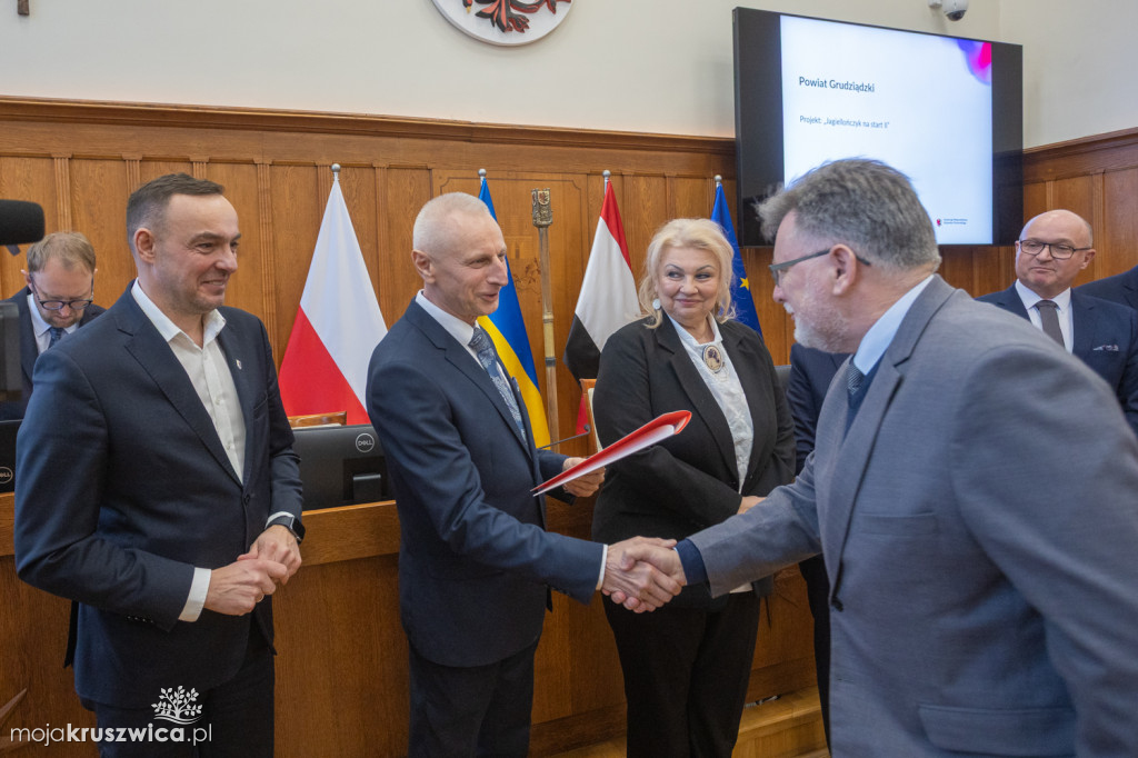 Cztery umowy o dofinansowanie projektów dla Gminy Kruszwica podpisane